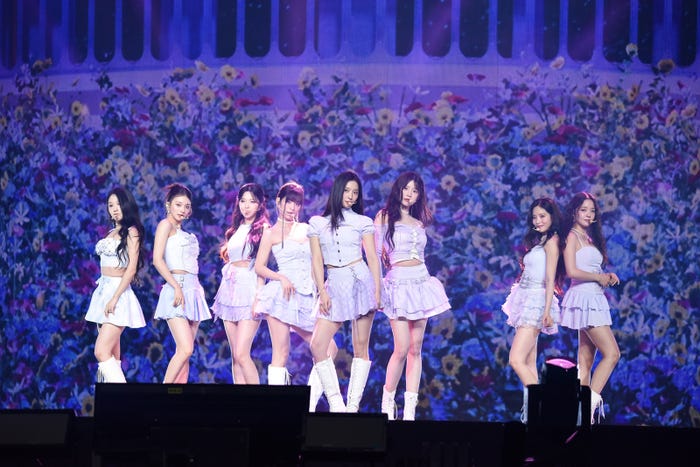 fromis_9「Weverse Con」(C)2024 Weverse Con Festival