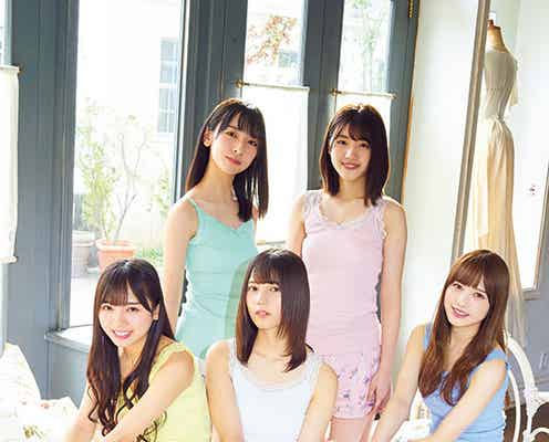 日向坂46小坂菜緒・加藤史帆・佐々木美玲・齊藤京子・金村美玖、美脚あらわな素肌にキュン