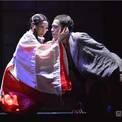 舞台「耳なし芳一」に出演する(左から)安倍なつみと山本裕典/撮影:阿部章仁