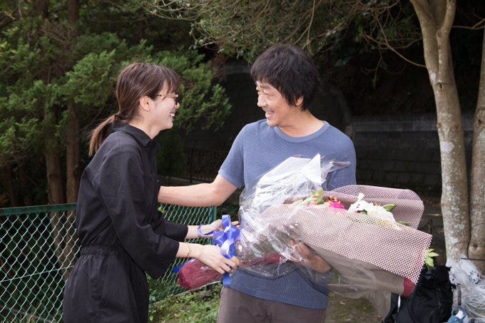 飯豊まりえ、大森南朋 (提供画像)