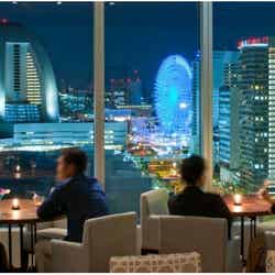 横浜港の絶景を一望「ORIENTAL BEACHみなとみらい」で大パノラマとグルメを堪能/画像提供:株式会社ラックバッググループ