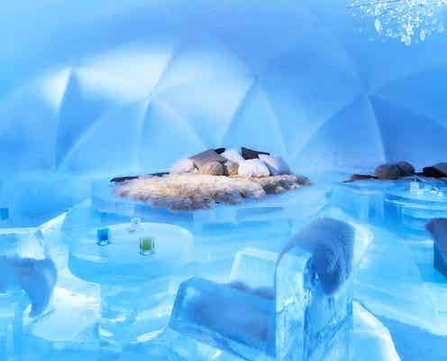 星野リゾート「氷のホテル」幻想的な氷の世界で宿泊&氷の露天風呂で温泉堪能