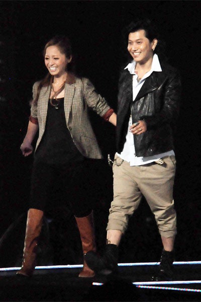 小森純、「第13回東京ガールズコレクション」に夫婦で登場！キスのパフォーマンスも