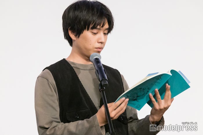 アフレコを披露する坂東龍汰(C)モデルプレス