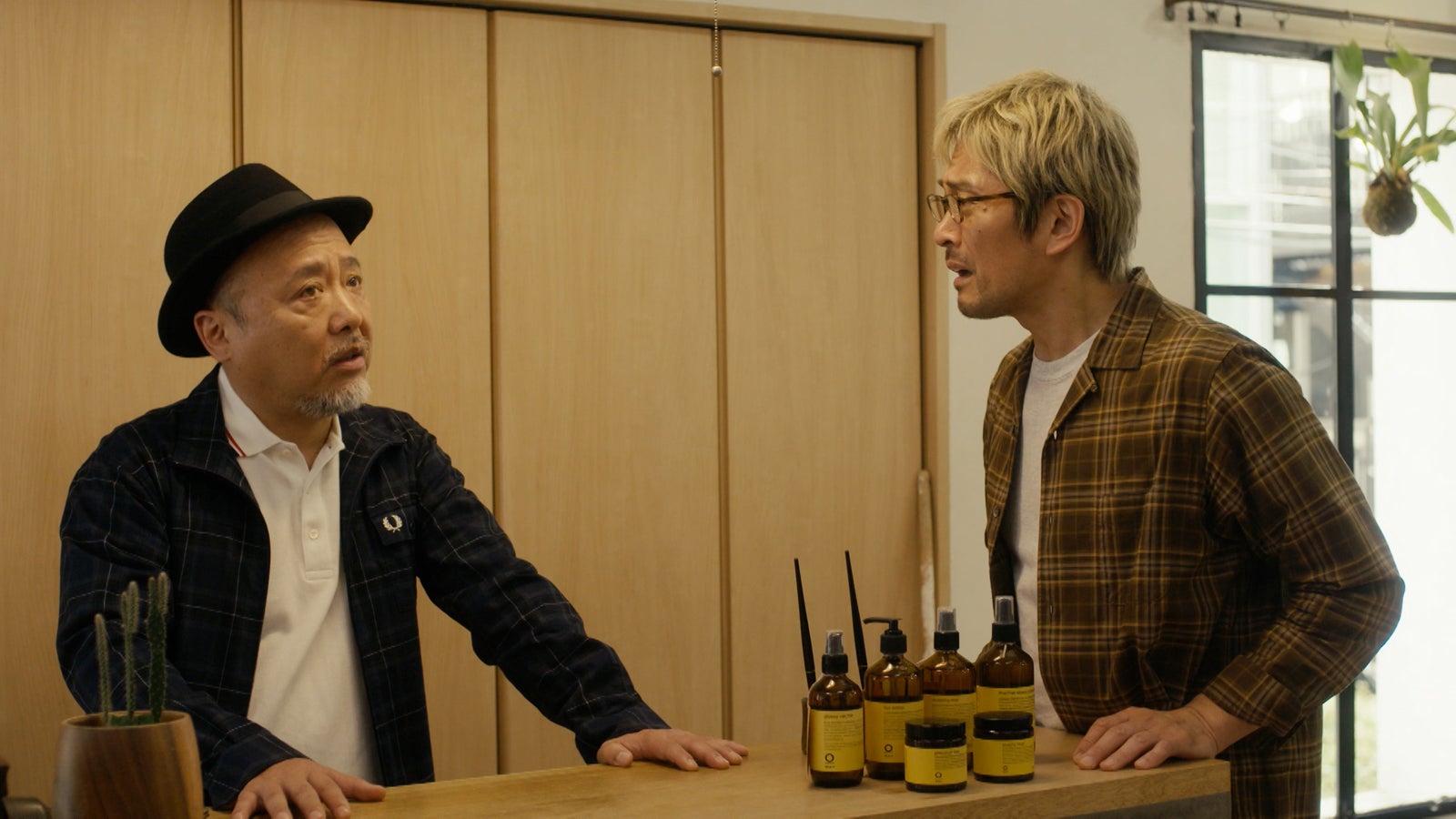 マキタスポーツ、内野聖陽「きのう何食べた？ season2」第8話より（C）「きのう何食べた？ season2」製作委員会（C）よしながふみ／講談社