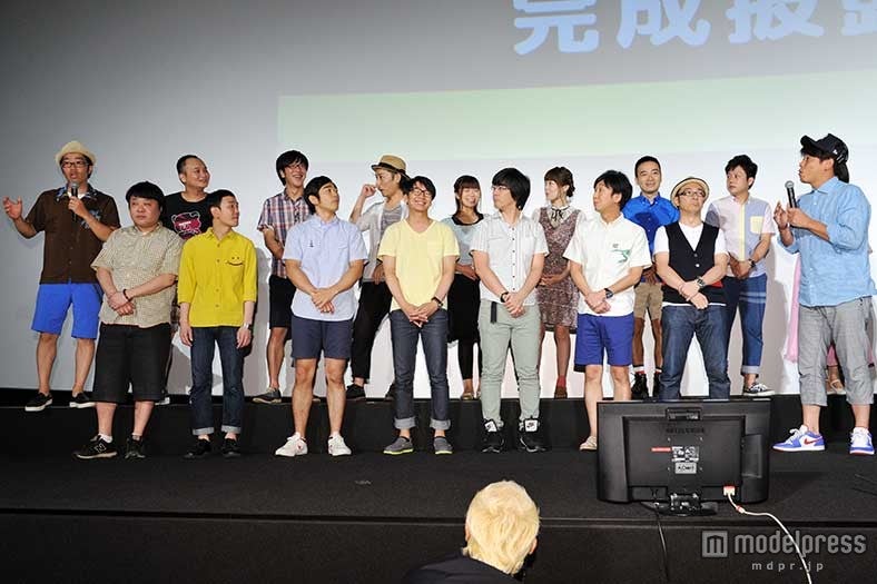 映画「内村さまぁ～ず THE MOVIE エンジェル」の完成披露舞台挨拶に登場したゲスト芸人