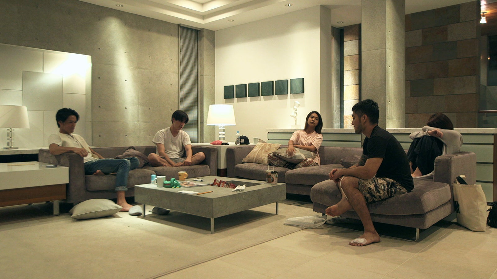 （左から）速人、勇気、政子、アーマン、美咲『TERRACE HOUSE BOYS ＆ GIRLS IN THE CITY』42nd WEEK（C）フジテレビ／イースト・エンタテインメント