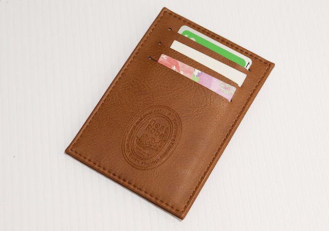 リンネル1月号増刊の付録のスマートウォレット