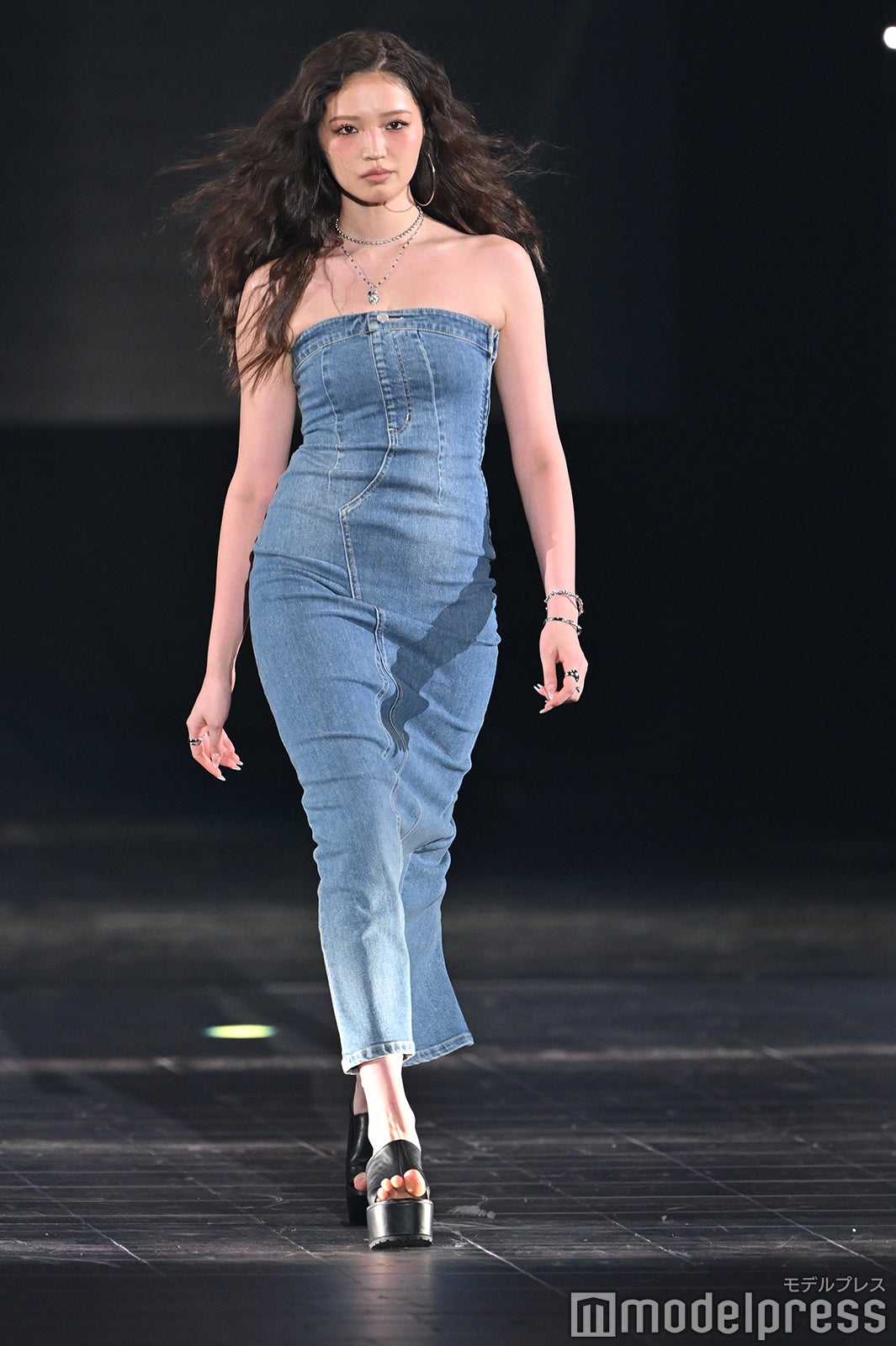 （C）モデルプレス