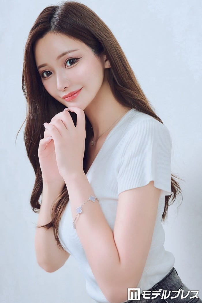 青柳菜々(C)モデルプレス