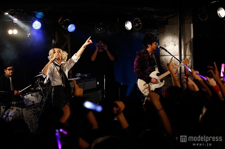 満員の会場は大熱狂（C）川田洋司