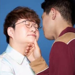 「ドラ恋」番組キービジュアル風ショットでハリセンボン・近藤春菜の本格“キス顔”ショットに反響