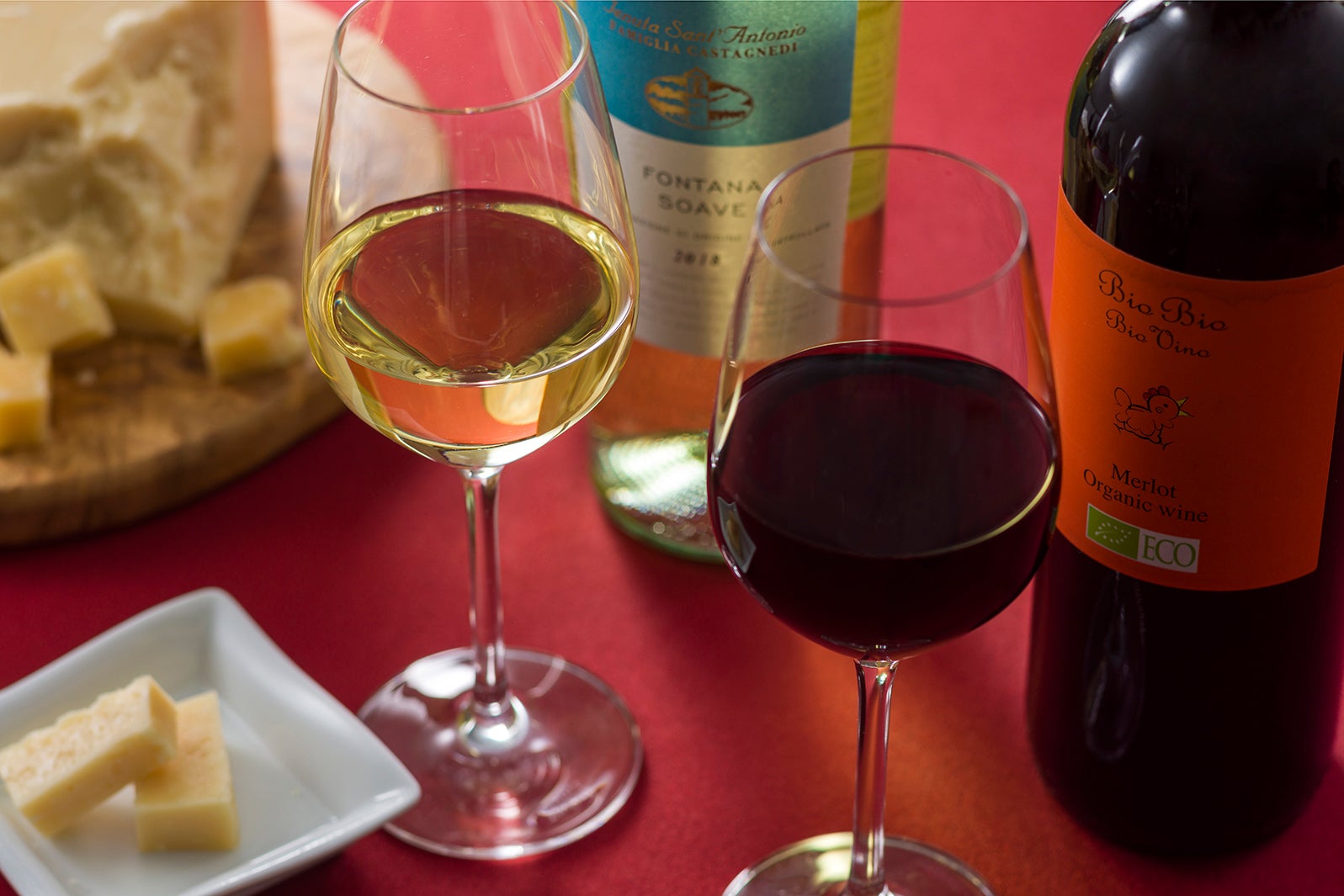 「リストランテ・ディ・カナレット」ソムリエのおすすめグラスワインセット（C）Disney