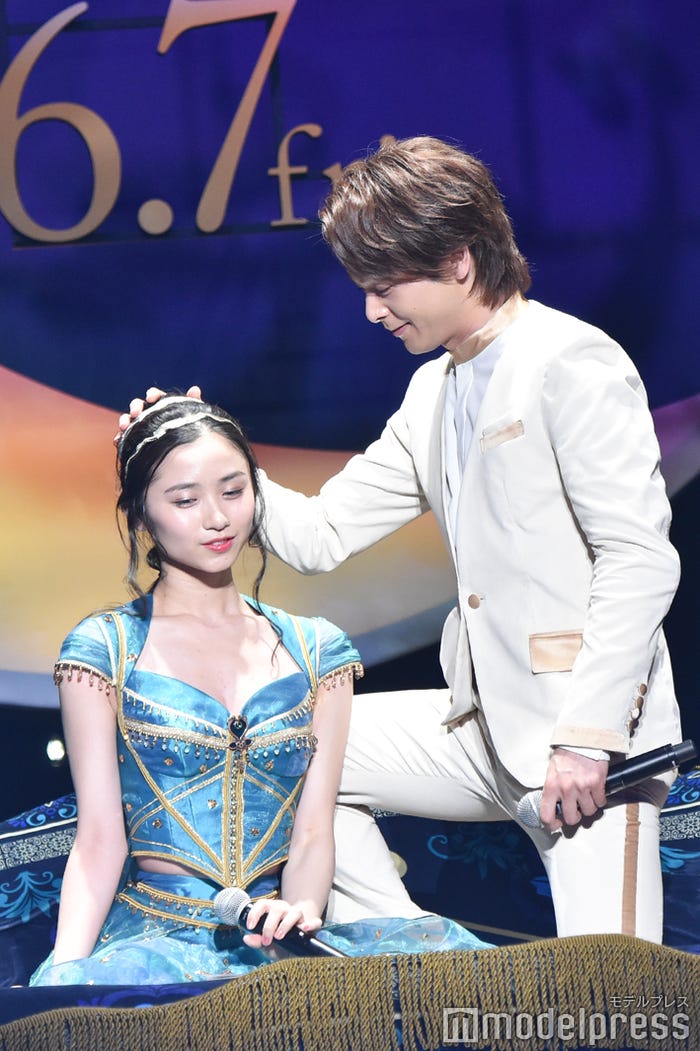 (左から)木下晴香、中村倫也(C)モデルプレス