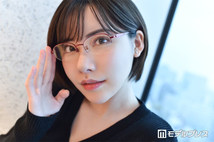 深田えいみ、3年前のナース＆JKギャルコスプレショット公開「可愛すぎ」「どんな衣装も着こなす」の声