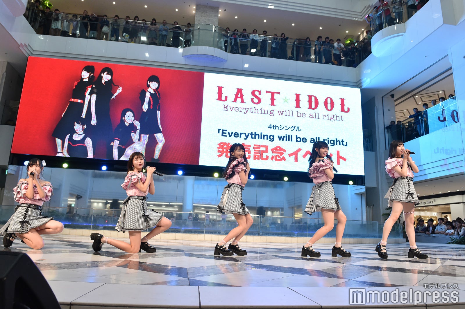 Love Cocchi（左から：山本愛梨、石川夏海、西村歩乃果、大森莉緒、中村守里）（C）モデルプレス