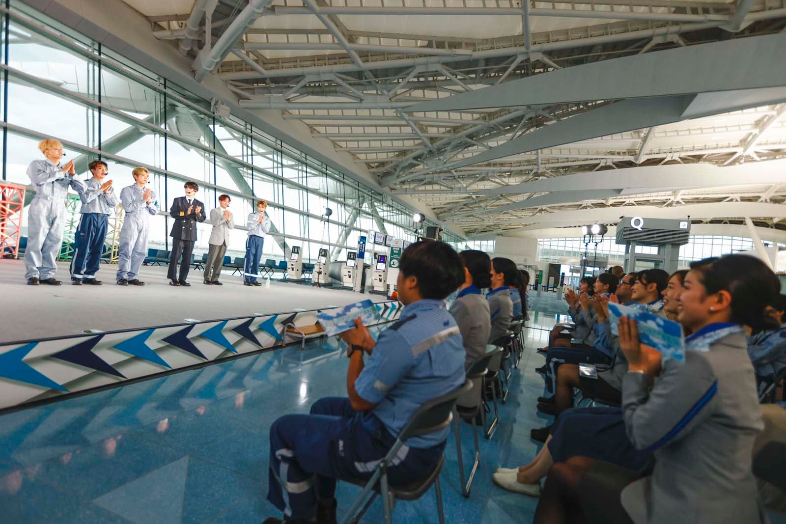 DXTEEN（C）LAPONE Entertainment