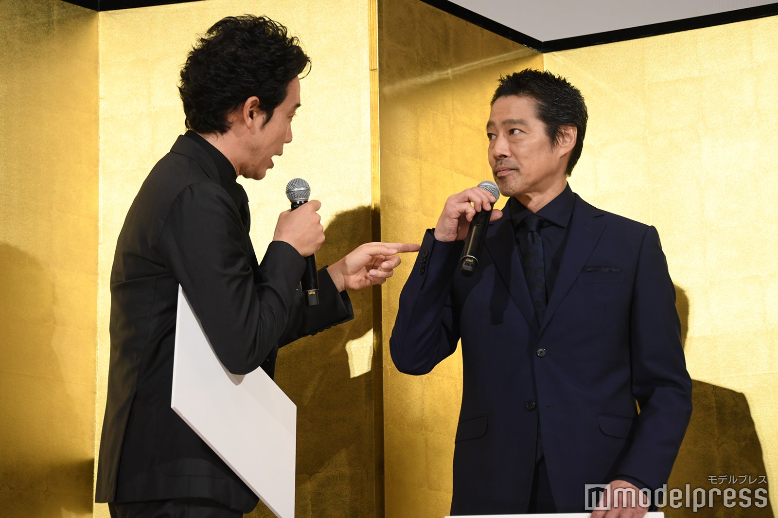 自分が過去に教えた雑学を堤真一に横取りされたと主張する大泉洋（C）モデルプレス