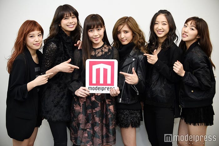 Flower/(左から)中島美央、佐藤晴美、鷲尾伶菜、藤井萩花、坂東希、重留真波(C)モデルプレス
