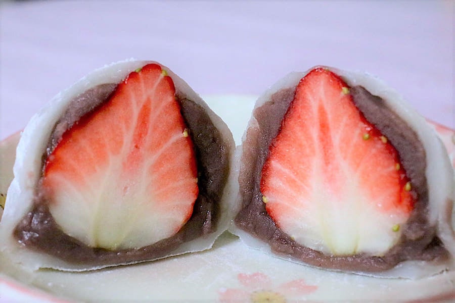 御菓子司 翠江堂 本店 「苺大福」（1個216円）