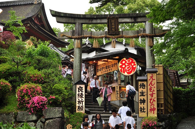 地主神社 by yellow_bird_woodstock