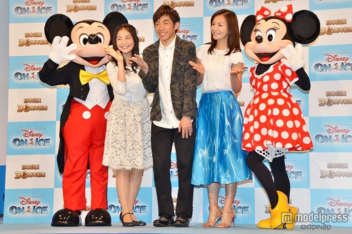 左より:ミッキーマウス、関根麻里、織田信成、華原朋美、ミニーマウス