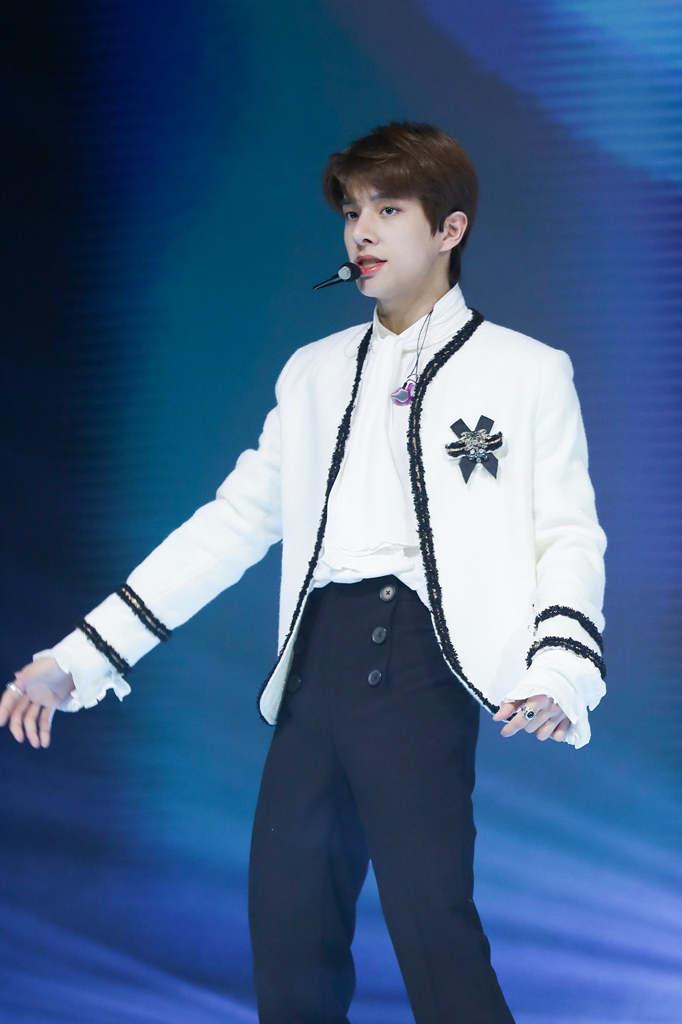 JAKE（C）BELIFT LAB