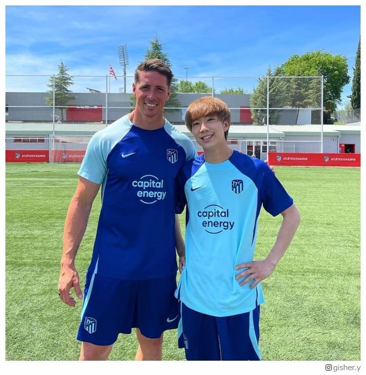 ばんばんざい・ぎし、フォロワー1000万超・元サッカー選手との2ショット公開にファン驚き「凄すぎる」「どういう経緯？」