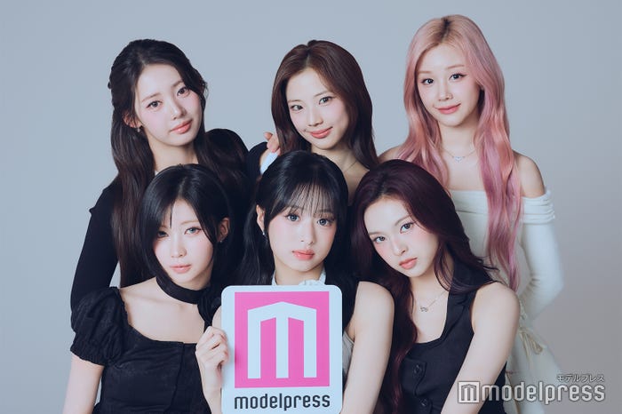 BABYMONSTER/(上段左上から時計回りに)ローラ、ルカ、パリタ、チキータ、アヒョン、アサ(C)モデルプレス