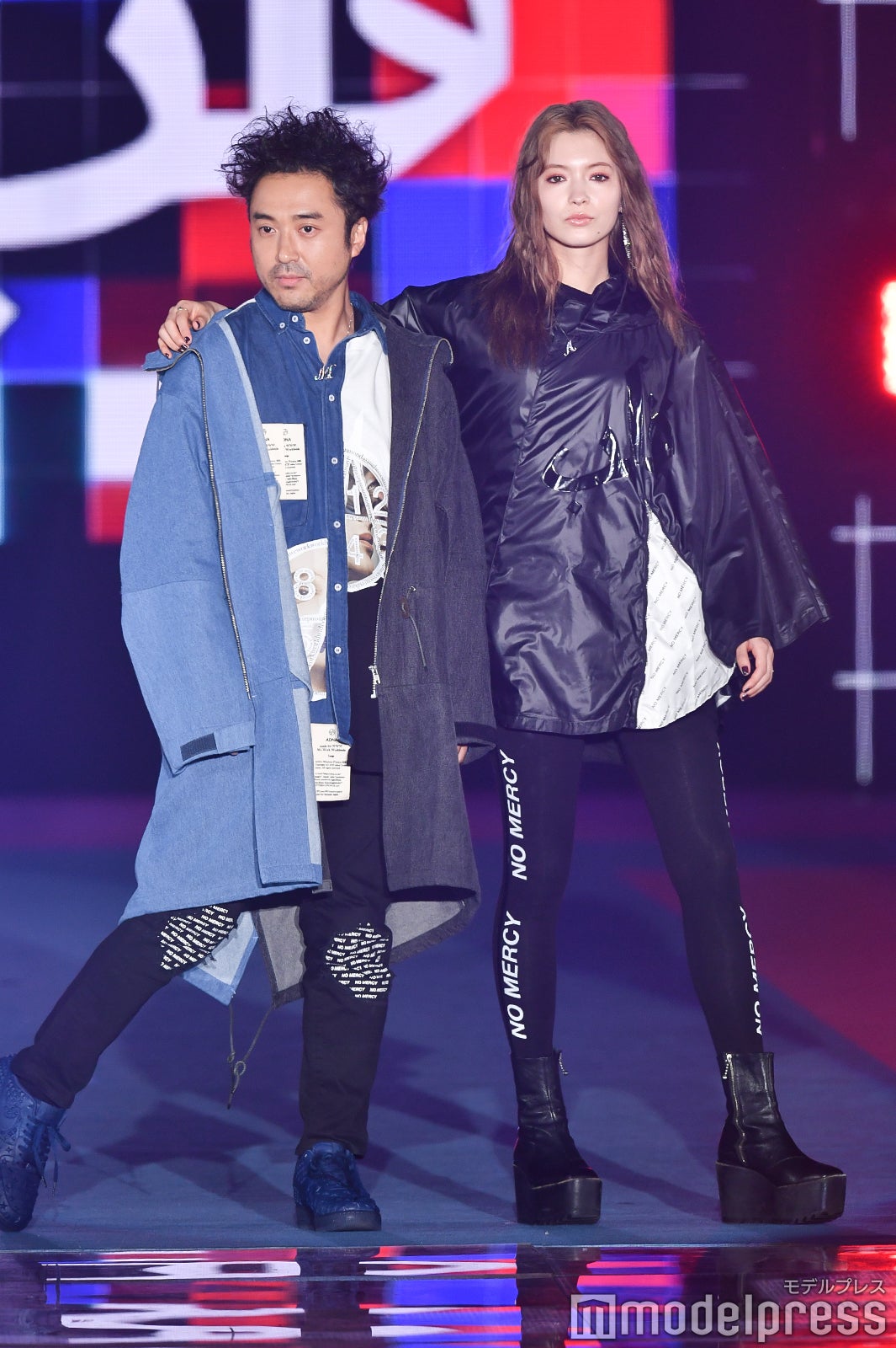 ムロツヨシ、八木アリサ （C）モデルプレス