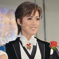 タキシード仮面役の大和悠河