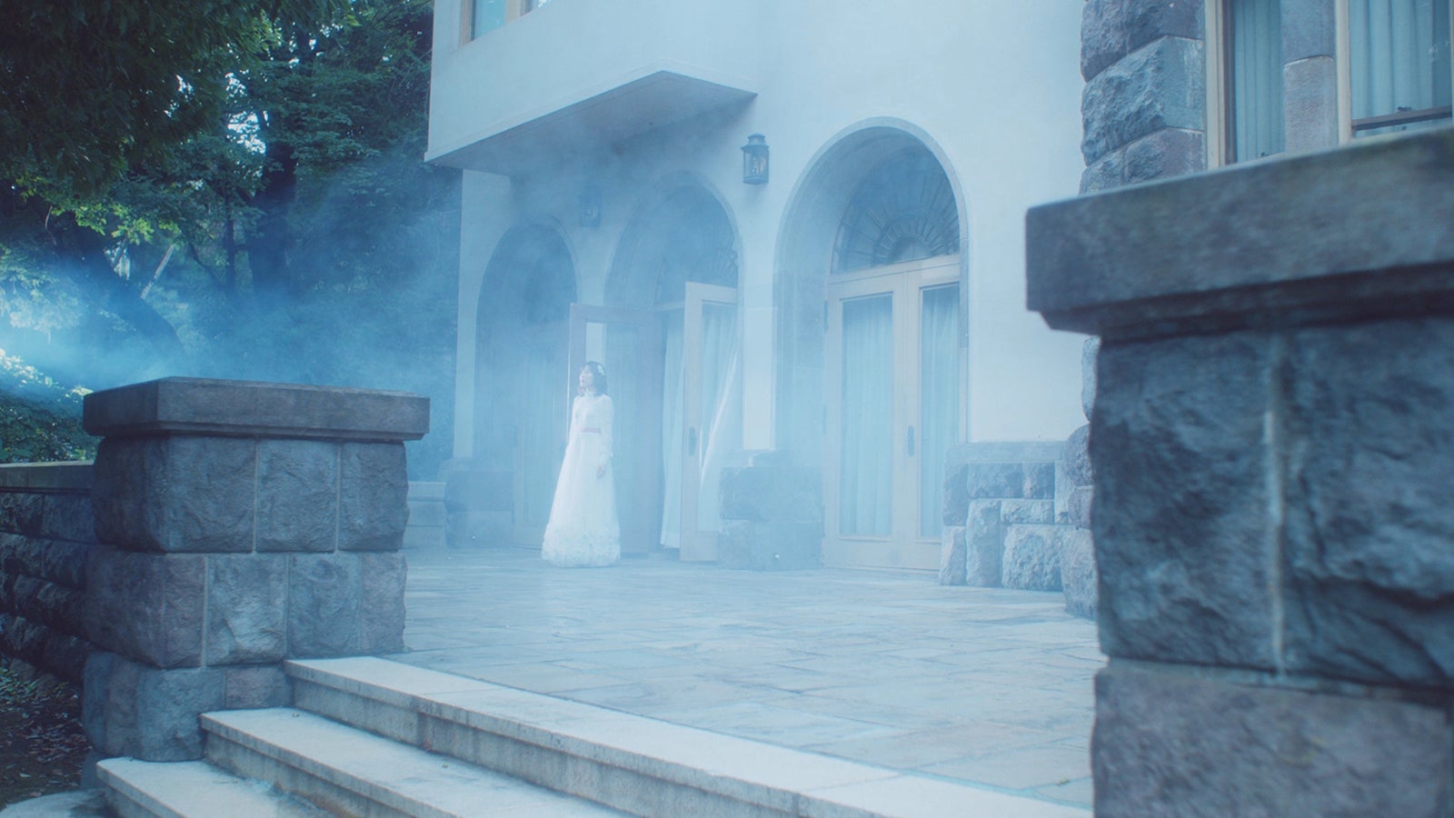 AKB48「サヨナラで終わるわけじゃない」MVより（C）AKS