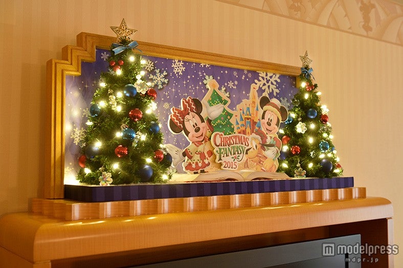 テレビ台のオブジェ（C）Disney