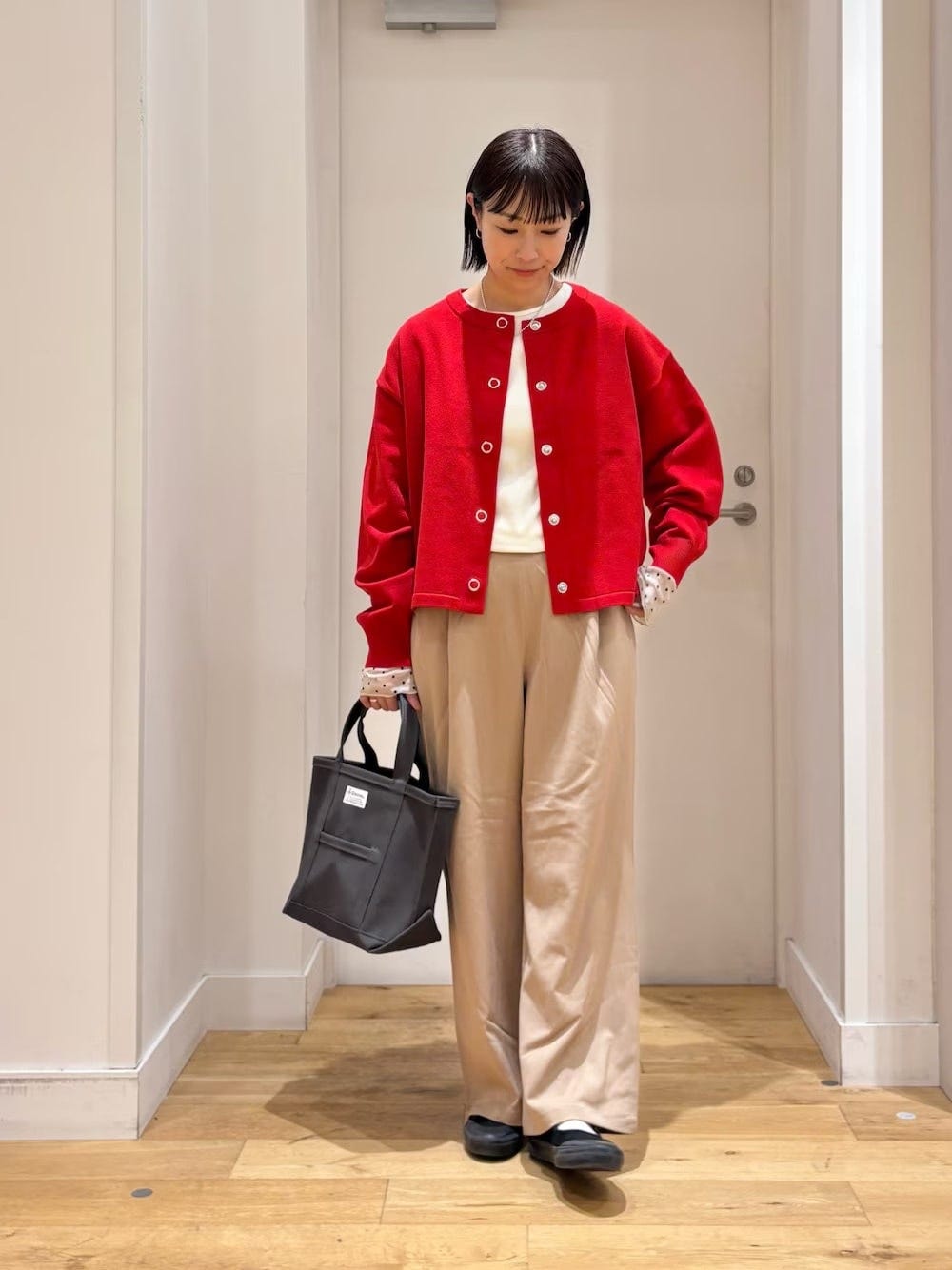 カーディガンならアレンジしやすく、着まわせます 出典:WEAR