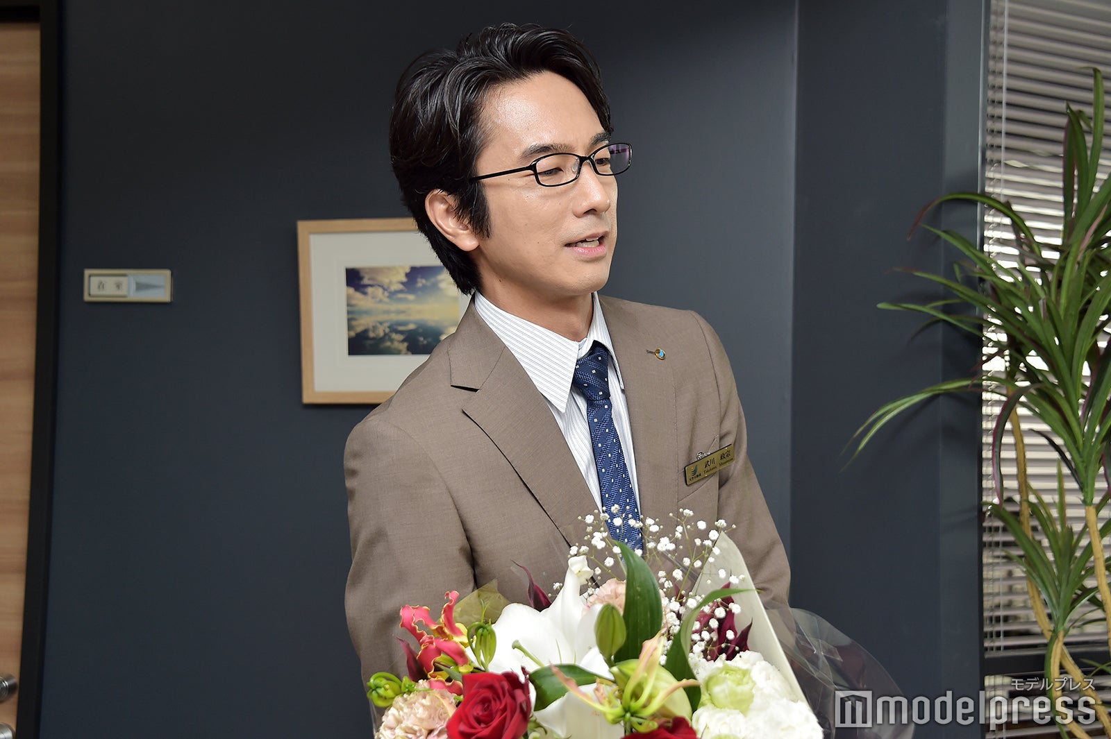 「“足ドン”はきっと一生やることない…」と語り、笑いを誘う眞島秀和。（C）モデルプレス