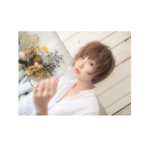 izuの歯磨きショット／Instagramより