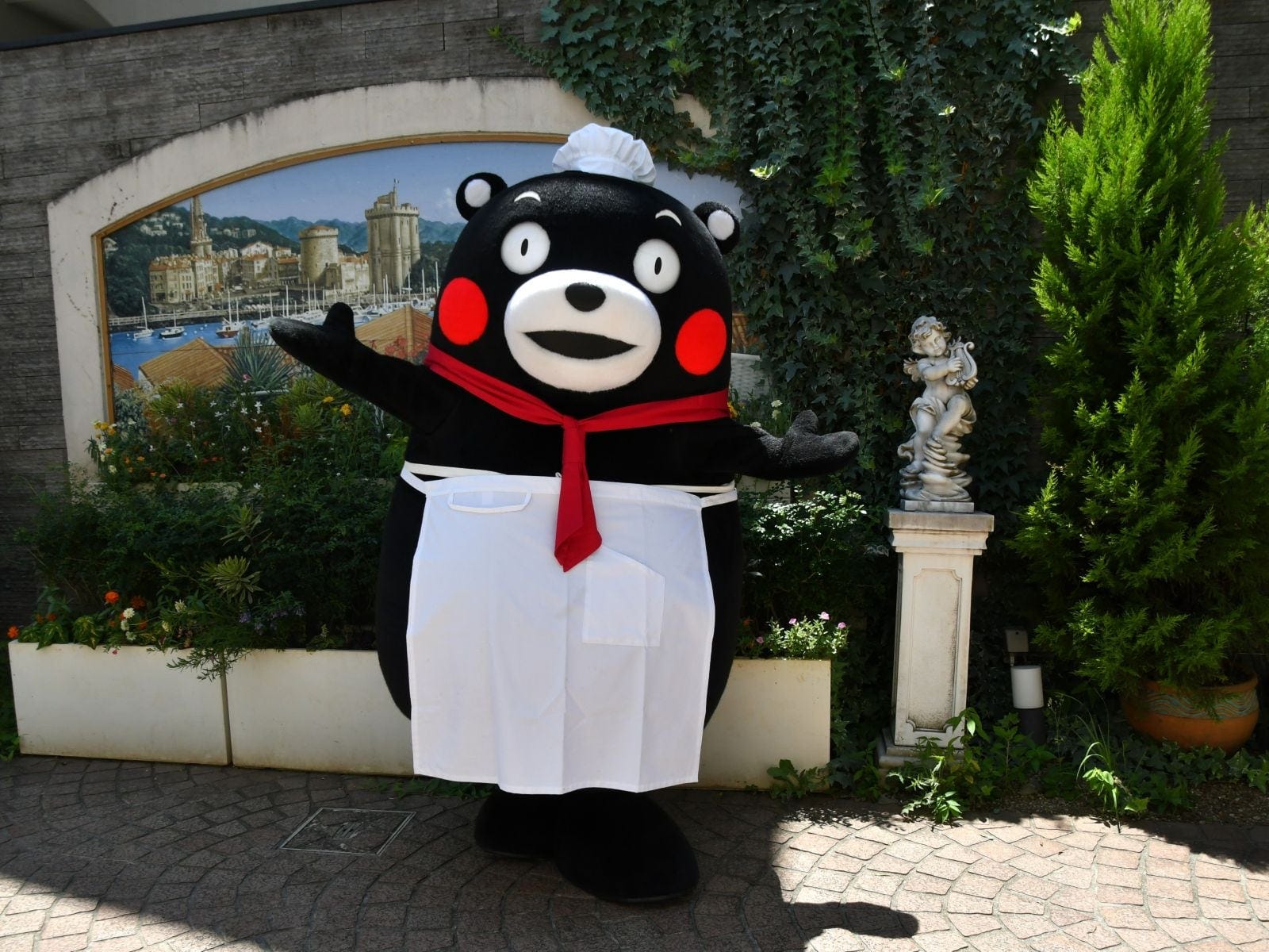 りょうりの鉄人・くまモン＝7月25日、東京都港区