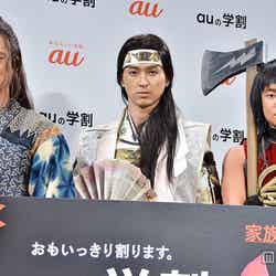 「au発表会 2015 Spring」に出席した（左から）桐谷健太、松田翔太、濱田岳【モデルプレス】