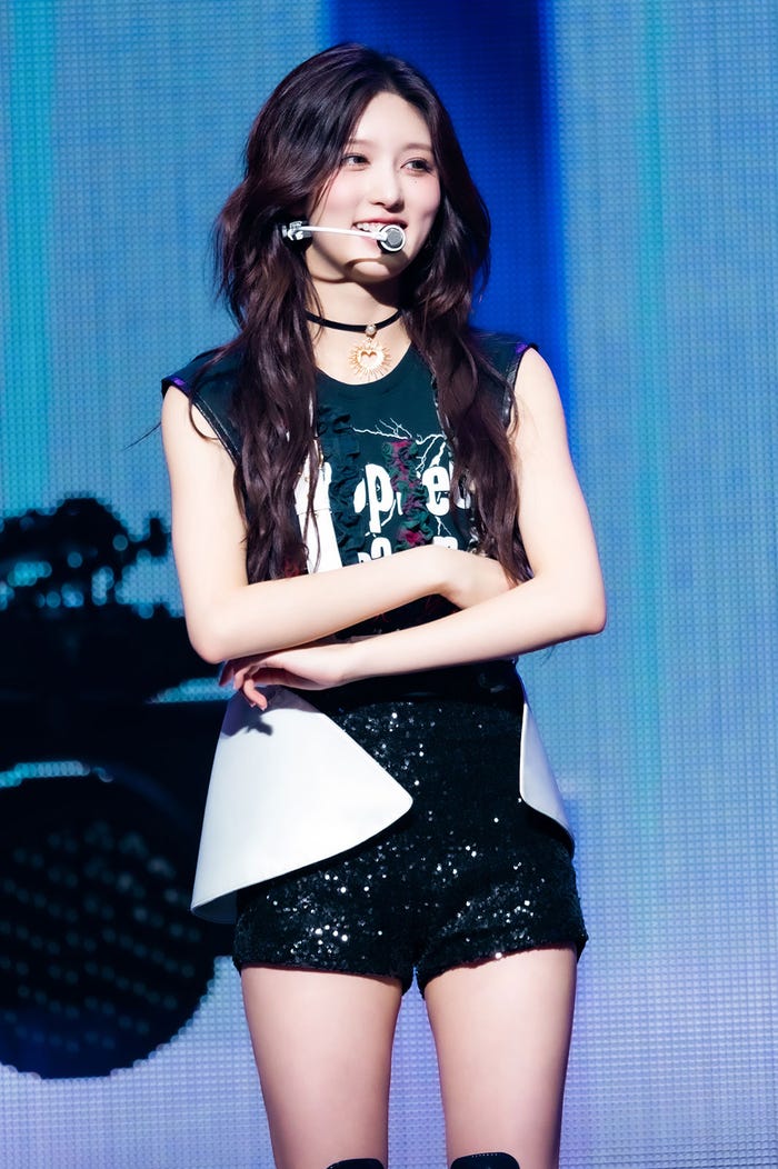 IVEガウル/撮影:田中聖太郎写真事務所