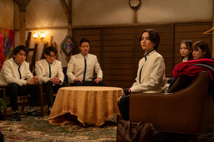 日向亘、山時聡真、井上祐貴、板垣李光人、横田真悠、吉川愛(C)テレビ朝日