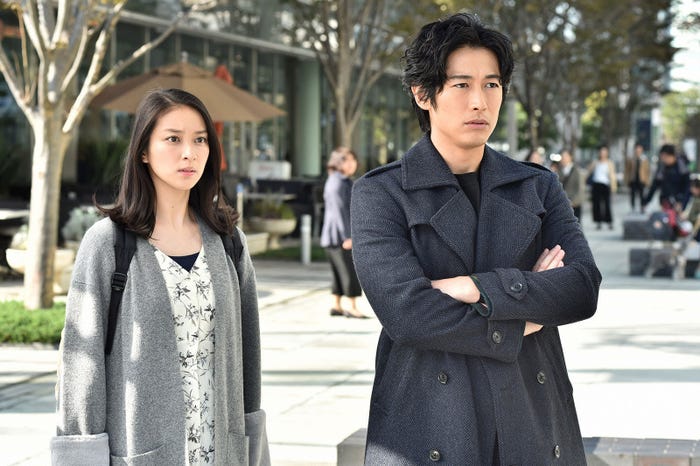 武井咲、ディーン・フジオカ/「今からあなたを脅迫します」第4話より(画像提供:日本テレビ)