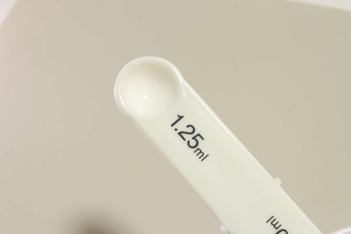 ダイソーのメジャーカップ＆スプーン（4本組）の小さじ