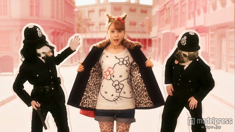 トリンドル玲奈／新CM「キティちゃんと遭遇」篇
