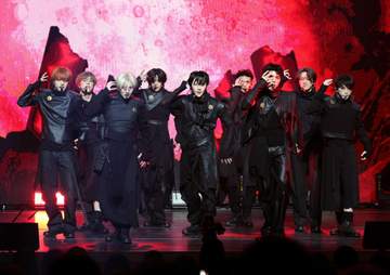 ＆TEAM Kがファンに生報告＆秘話を披露「ダンス練習の合間に、メンバーとコソコソやっていた」