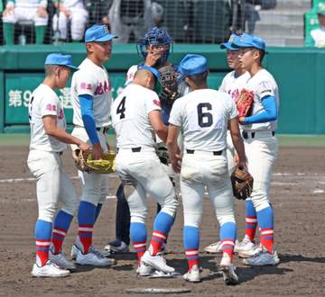 花咲徳栄がまさか・・・8点差守れずセンバツ史上最大の逆転負け 選手たちは呆然 二回から六回まで毎回の12失点