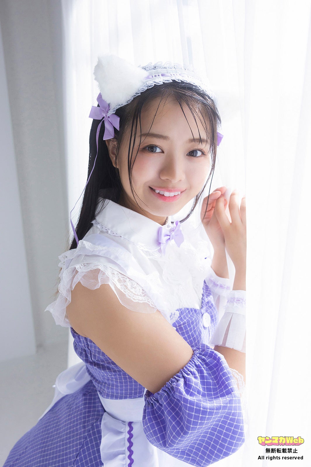 「ミスマガジン2023」加藤綾乃、メイド服＆水着でキュートな姿を披露