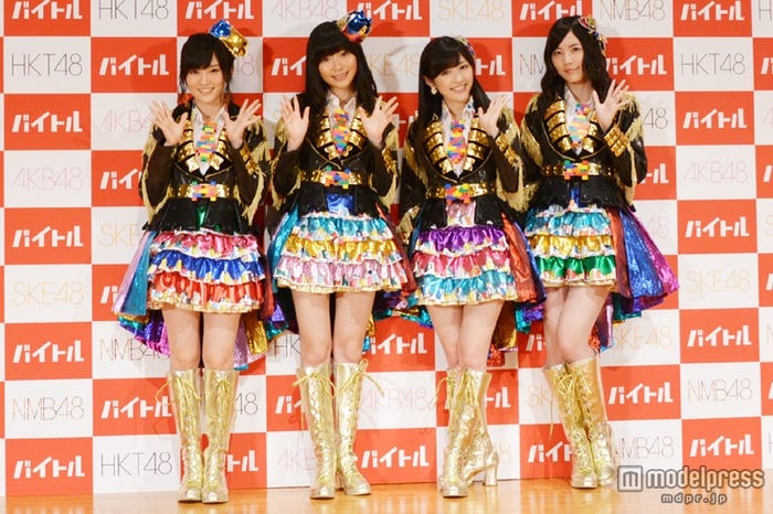 (左から)山本彩、指原莉乃、渡辺麻友、松井珠理奈