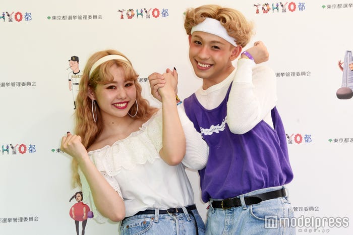 ぺこ(左)との関係を明かしたりゅうちぇる(右)(C)モデルプレス