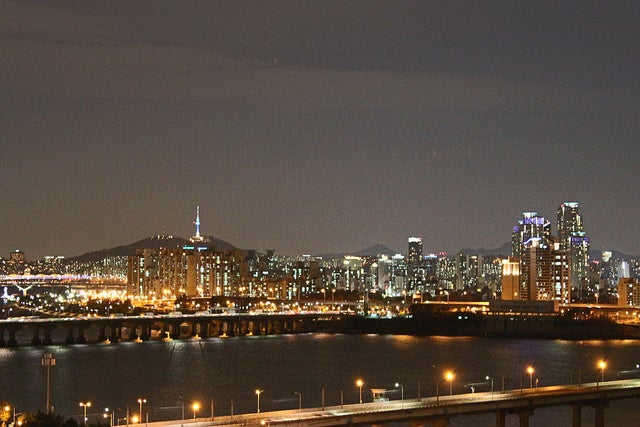 南山の上にそびえ立つ「Nソウルタワー」までくっきり／photo by 