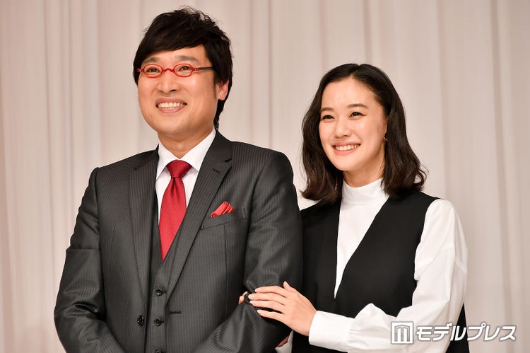 南キャン山里亮太 蒼井優 結婚会見 1番の決め手を明かす モデルプレス 南キャン山里亮太 蒼井優 結婚会見 1番の決め手を明かす モデルプレス